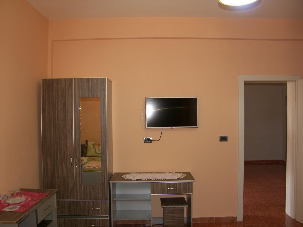 Shkodra Hotel Экстерьер фото