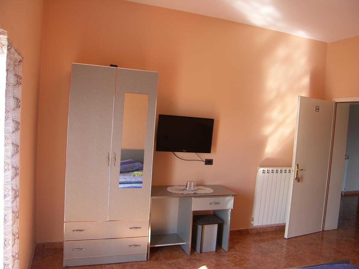 Shkodra Hotel Экстерьер фото