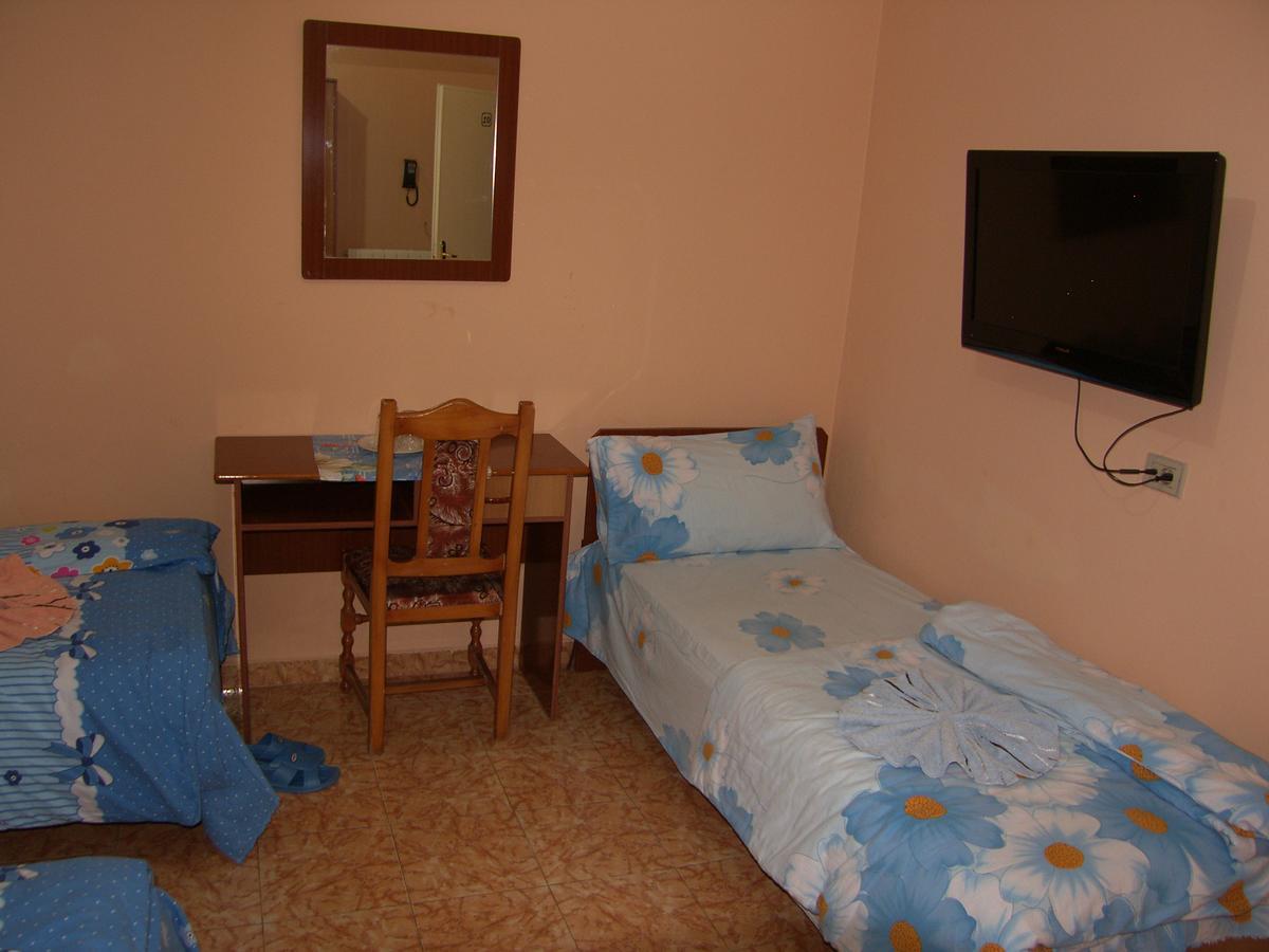 Shkodra Hotel Экстерьер фото