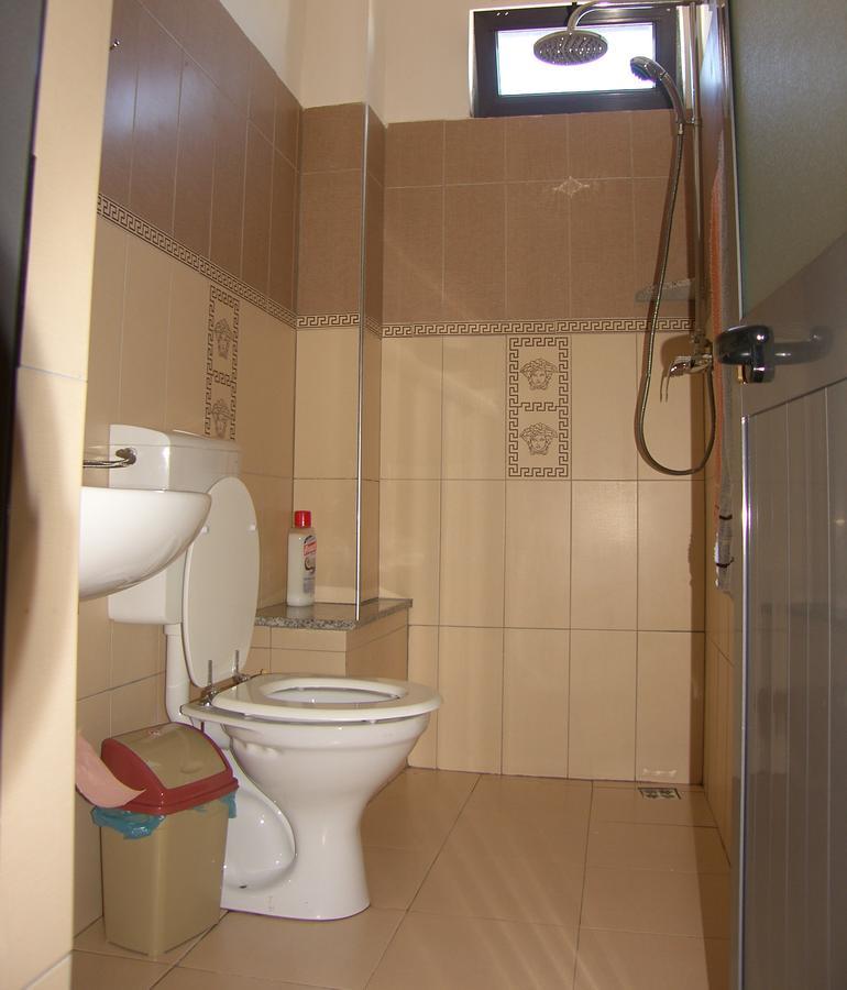Shkodra Hotel Экстерьер фото