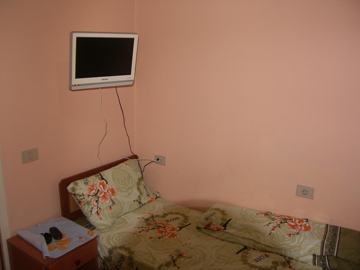 Shkodra Hotel Экстерьер фото